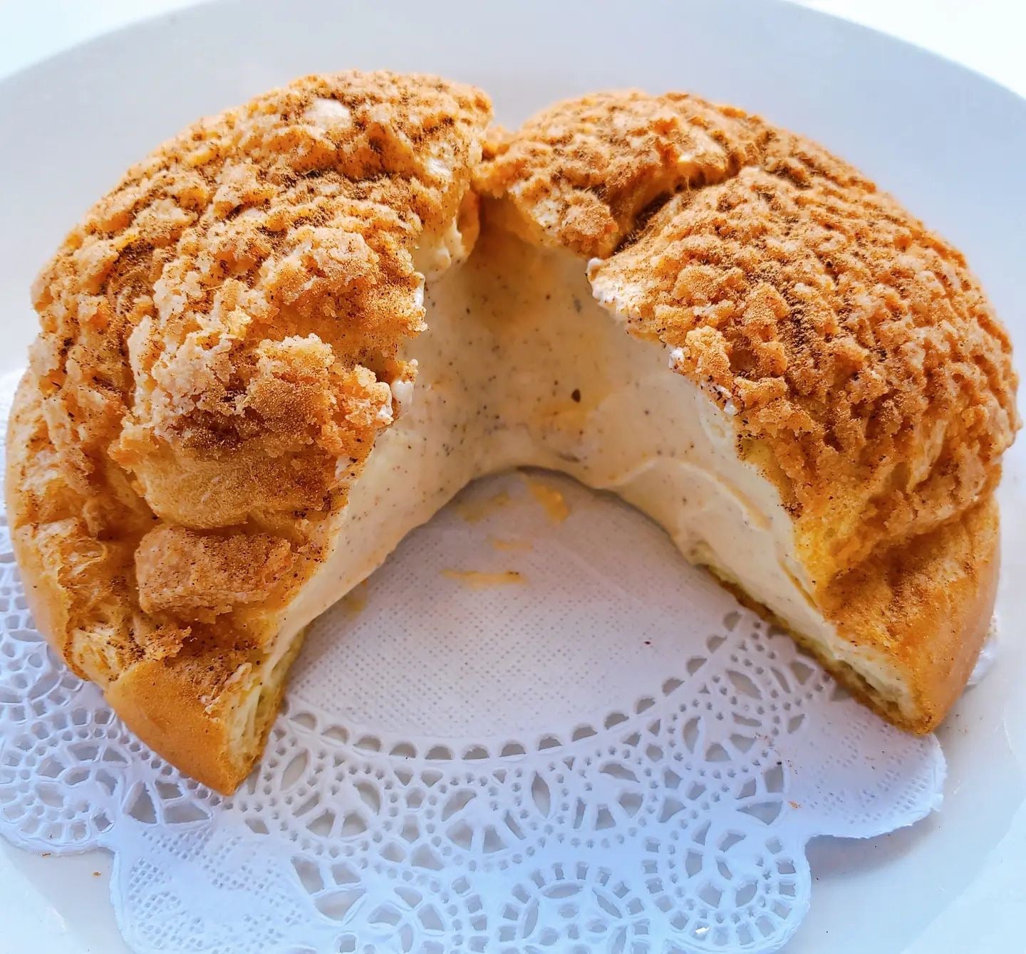 Large Cream Puff | Tasty Doux Bakery