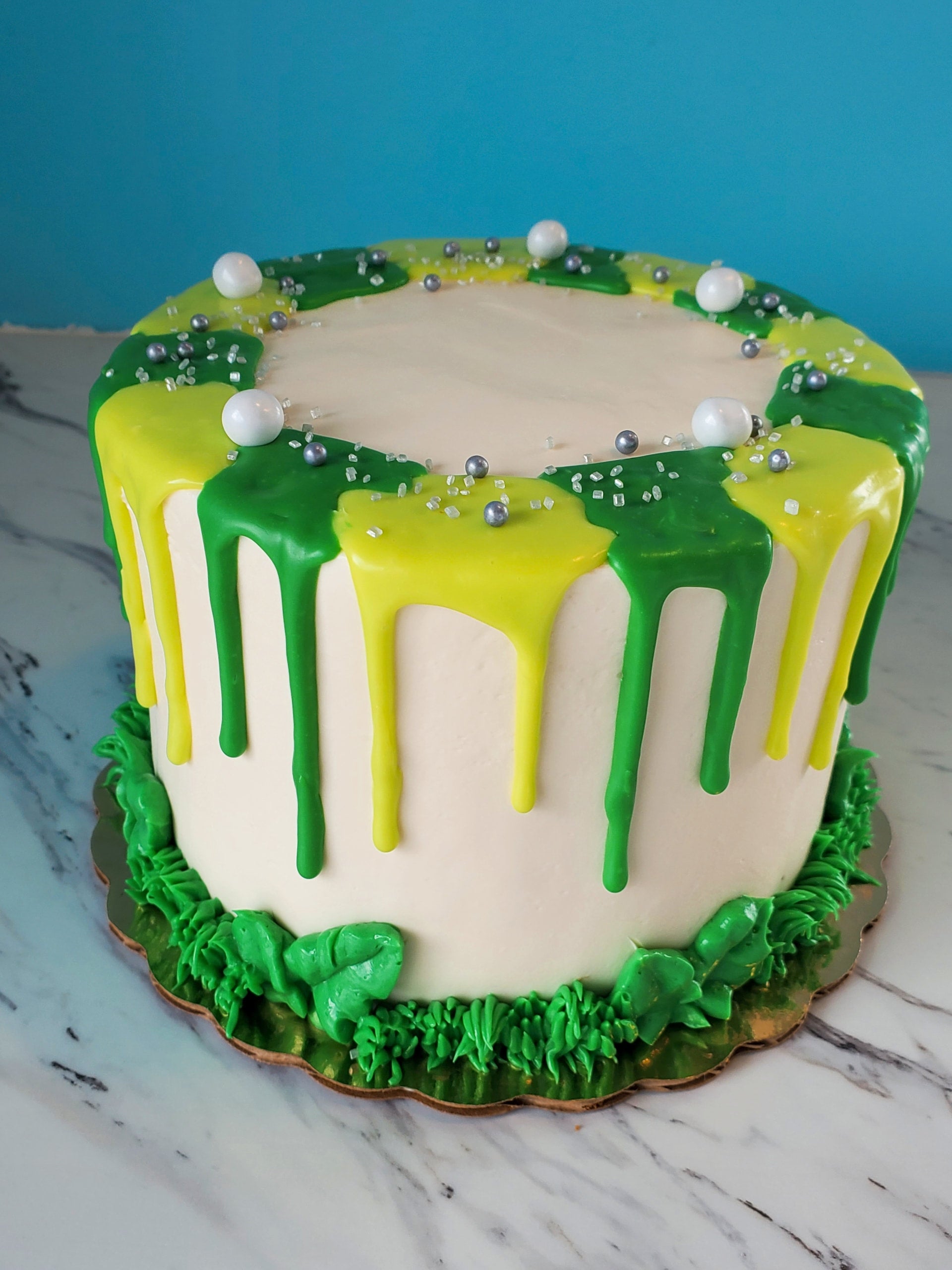 Dad In Garden Cake | Dad Theme Cake | Garden Birthday Cake For Dad –  Liliyum Patisserie & Cafe